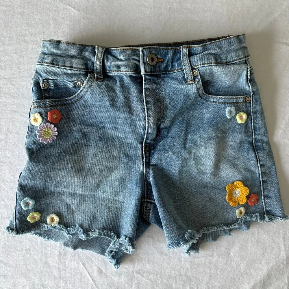 Tractr Girls Blue Denim Crochet Flower Applique Raw Hem Shorts Size 10 DA194-P